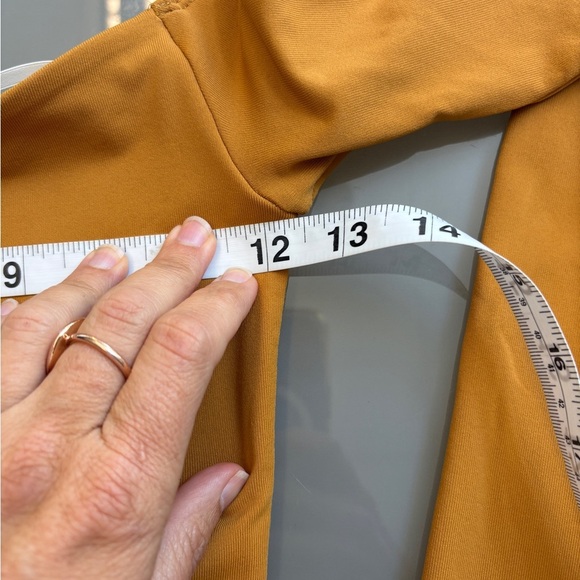 Aritzia Babaton Mustard Long Sleeve Boatneck Thong-cut Soft Bodysuit size XS - Picture 9 of 9